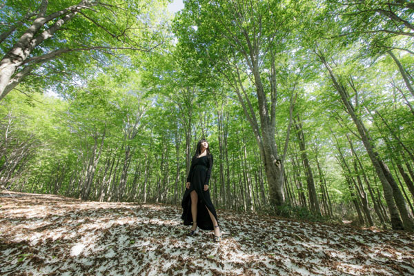 Photograph Masato Saito Make A Fashion In The Beech Forest Of Snow on One Eyeland